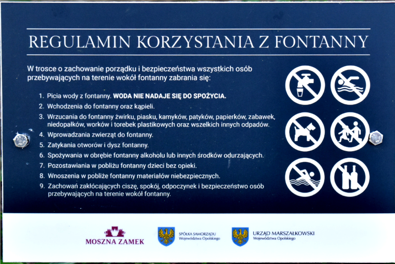 800_Korzystanie_z_fontanny_01.JPG