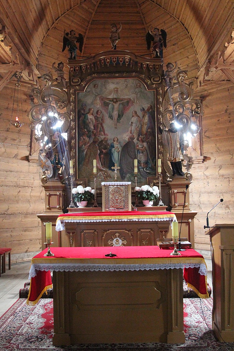 Olesno_Saint_Anne_church_2019_P30_Fourteen_Holy_Helpers_altar-1.jpg